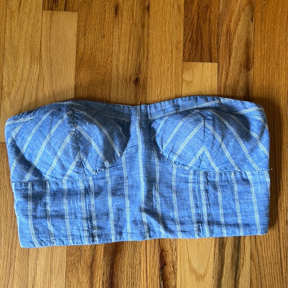 Brand: American Eagle Size: Medium Color: blue/white